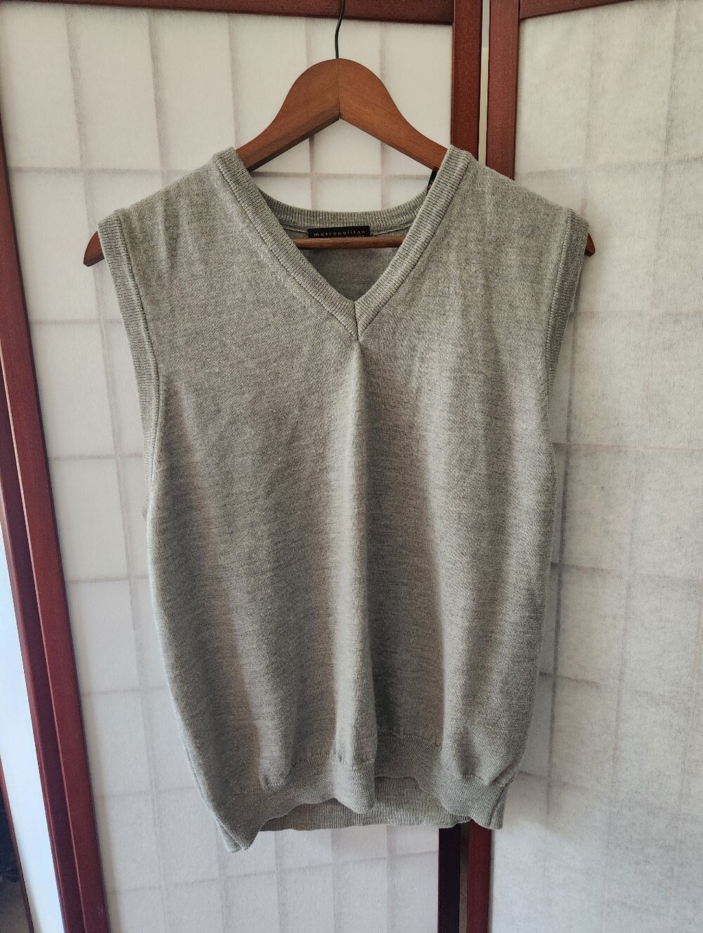 Vtg 100% Merino Wool Men's V-Neck Sweater Vest Metropolitan Lord & Taylor Gray M